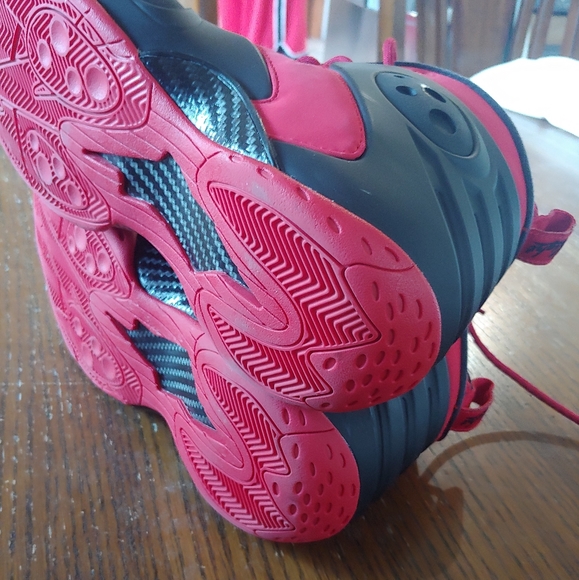 Nike Zoom Rookie University black and red basketball tennis shoe. Size 9… main image 5